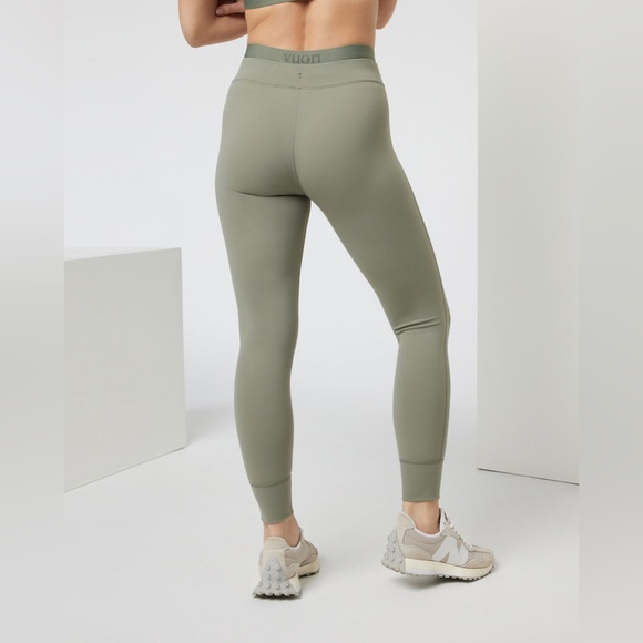 Vuori•Elevate Daily Legging•SOLD OUT•Form High Rise Pant•Pistachio•LIKE NEW• Med - Picture 5 of 15
